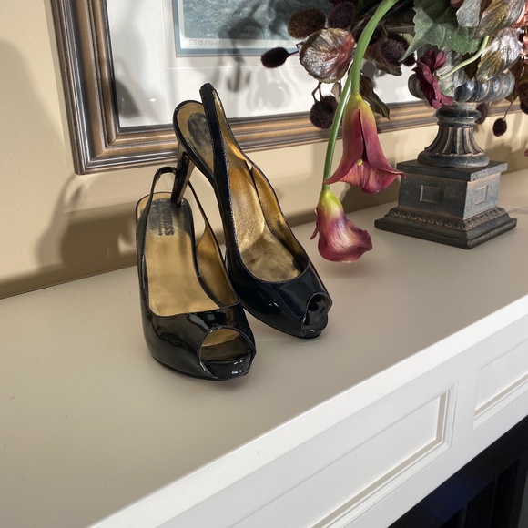 GUESS Black Patent, Sling Back Peep-Toed Heels - Picture 12 of 16